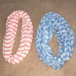 set of infinity scarfs